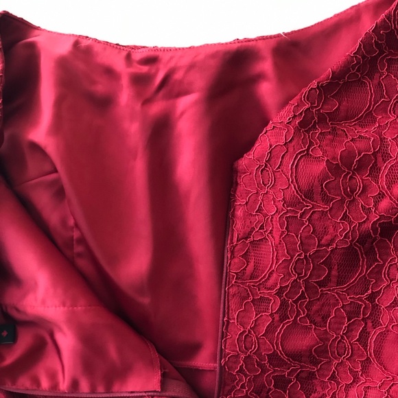 RED GUIPURE LACE DRESS - Picture 8 of 10